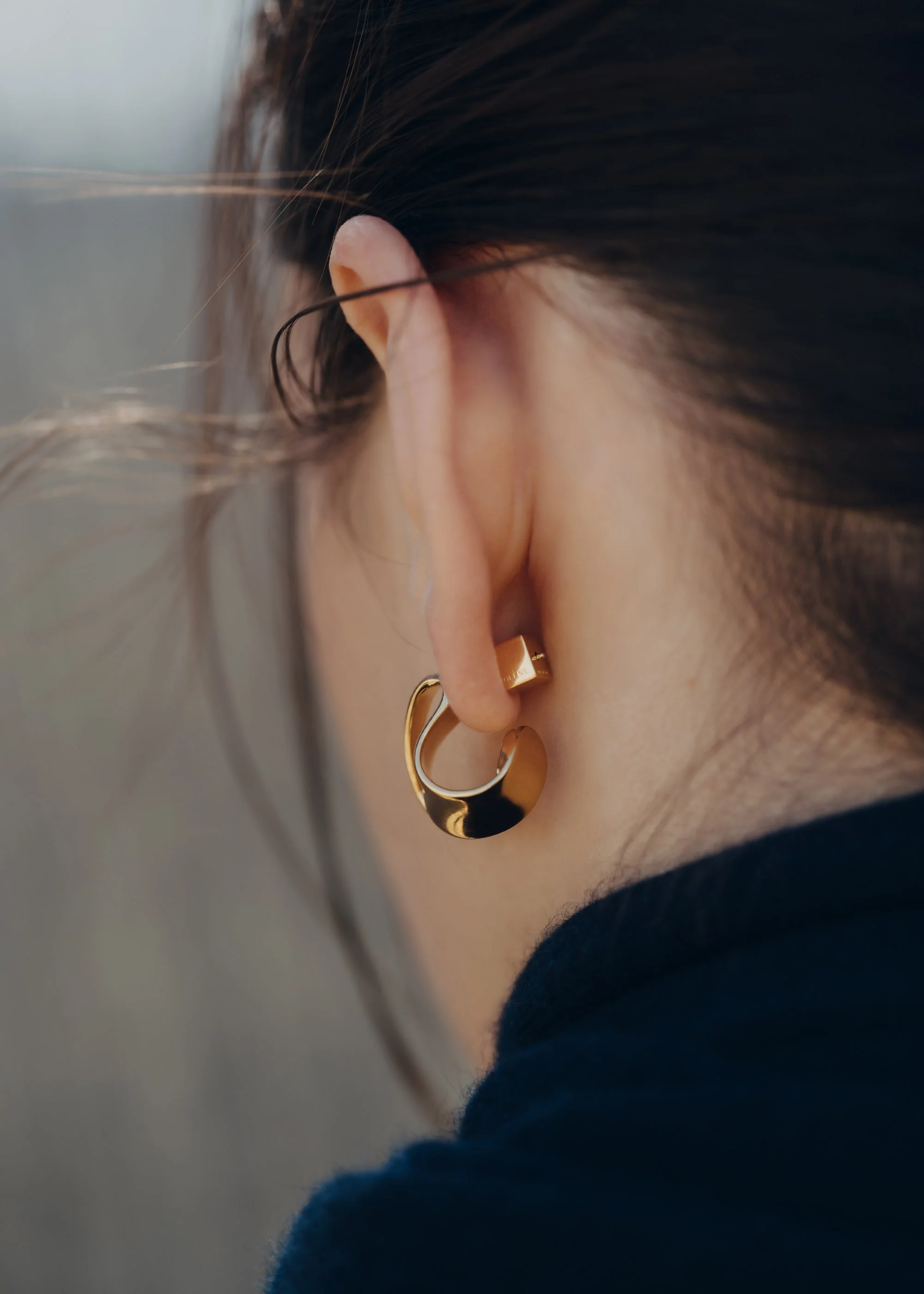 Éole Curled Earrings - 24 carat gold-gilded edition - Image 4