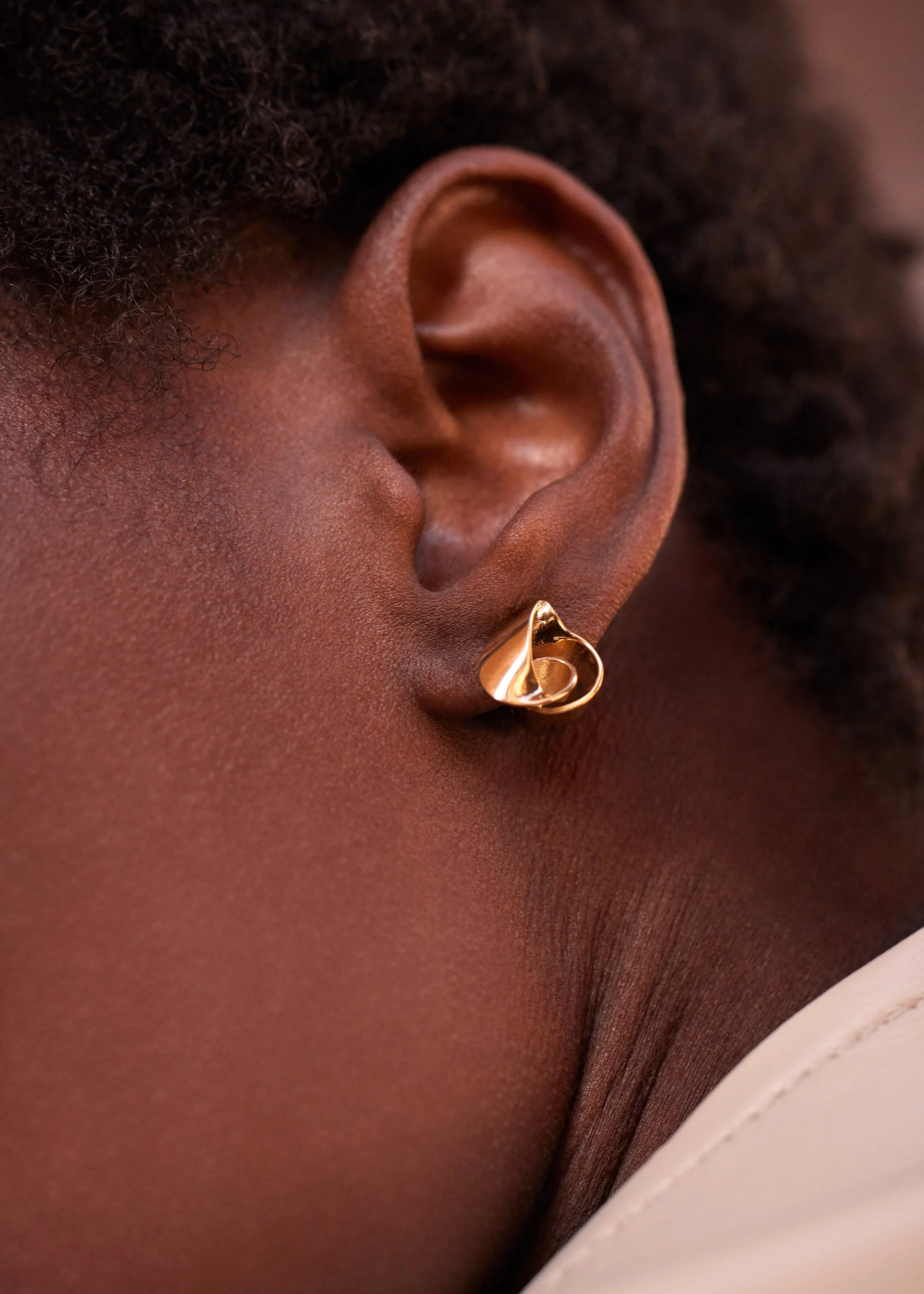 Éole Stud Earrings - 24 carat gold gilded - Image 3