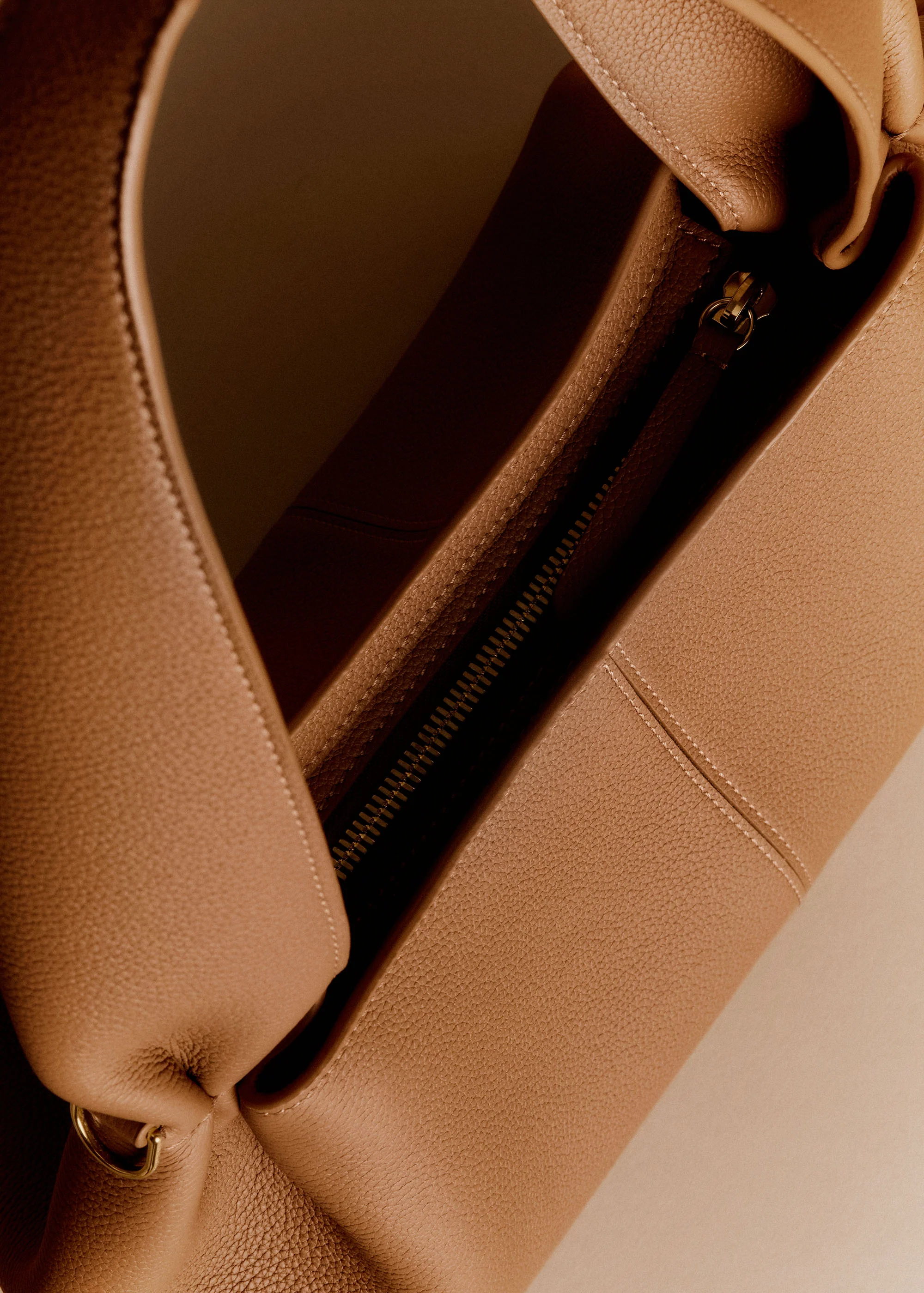 Numéro Neuf East-West - Textured Camel - Image 5