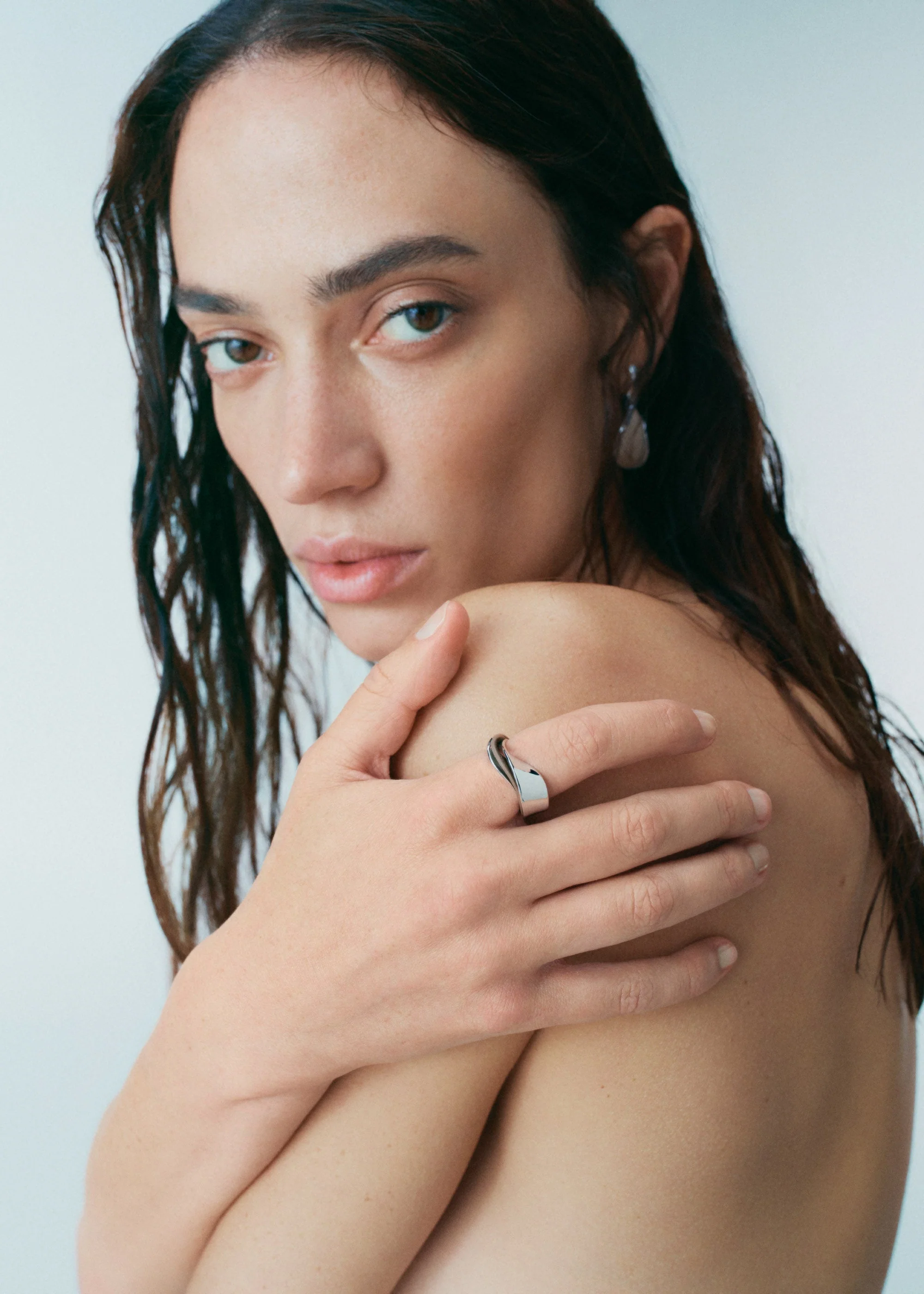 Ormé Ring - Silver in rhodium with Taupe Leather - Image 4