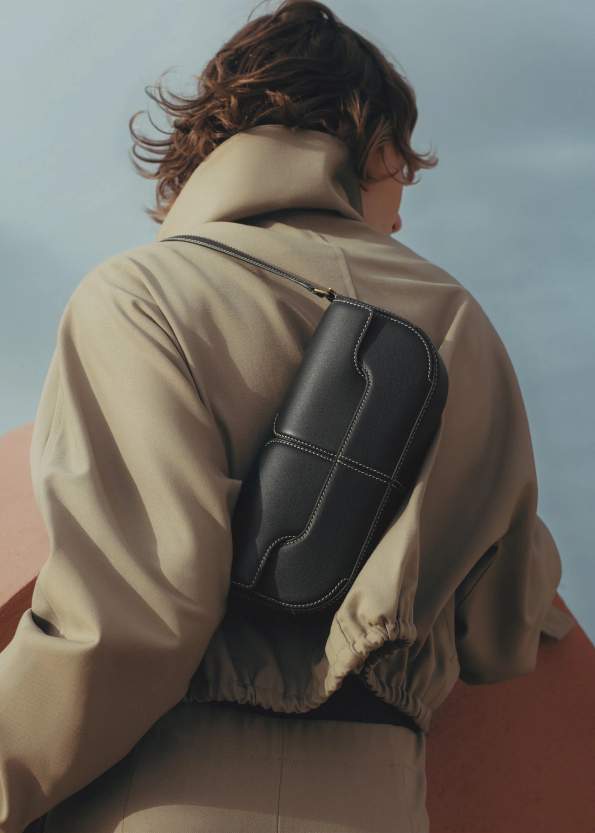 Osmo - Smooth Black with Ecru Stitching - Image 4